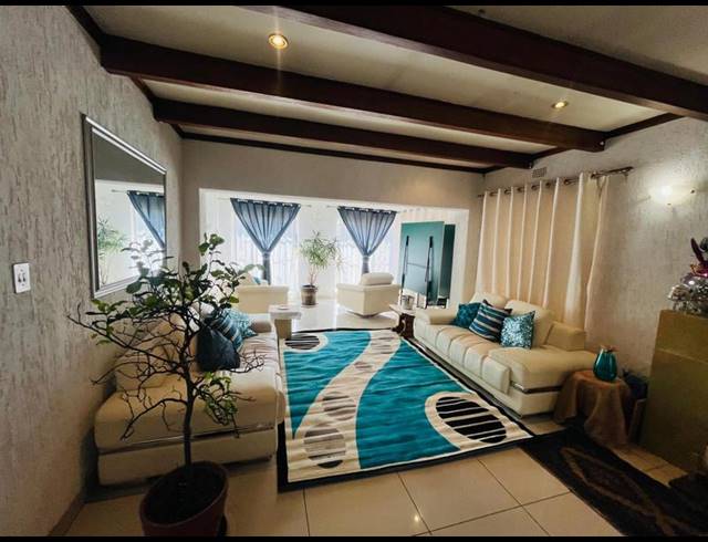 4 BEDROOM HOUSE FOR SALE IN MONDEOR